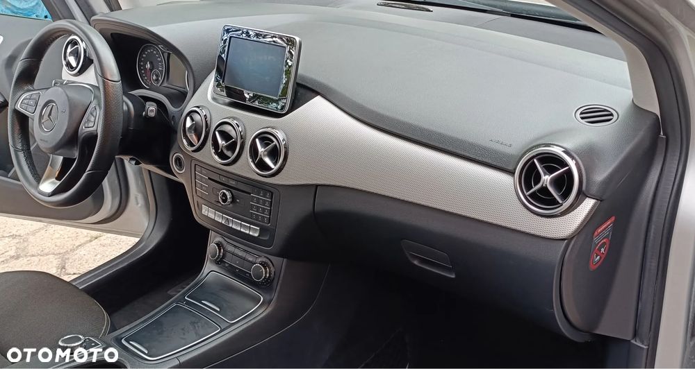 Mercedes-Benz Klasa B 200 7G-DCT - 13