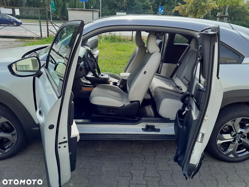 Mazda MX-30 - 12