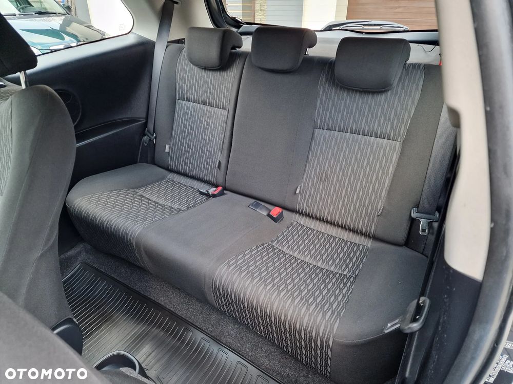 Toyota Yaris 1.33 Active - 25