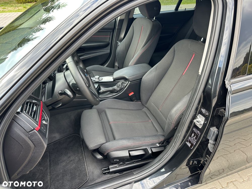 BMW Seria 3 318d DPF Edition Sport - 24