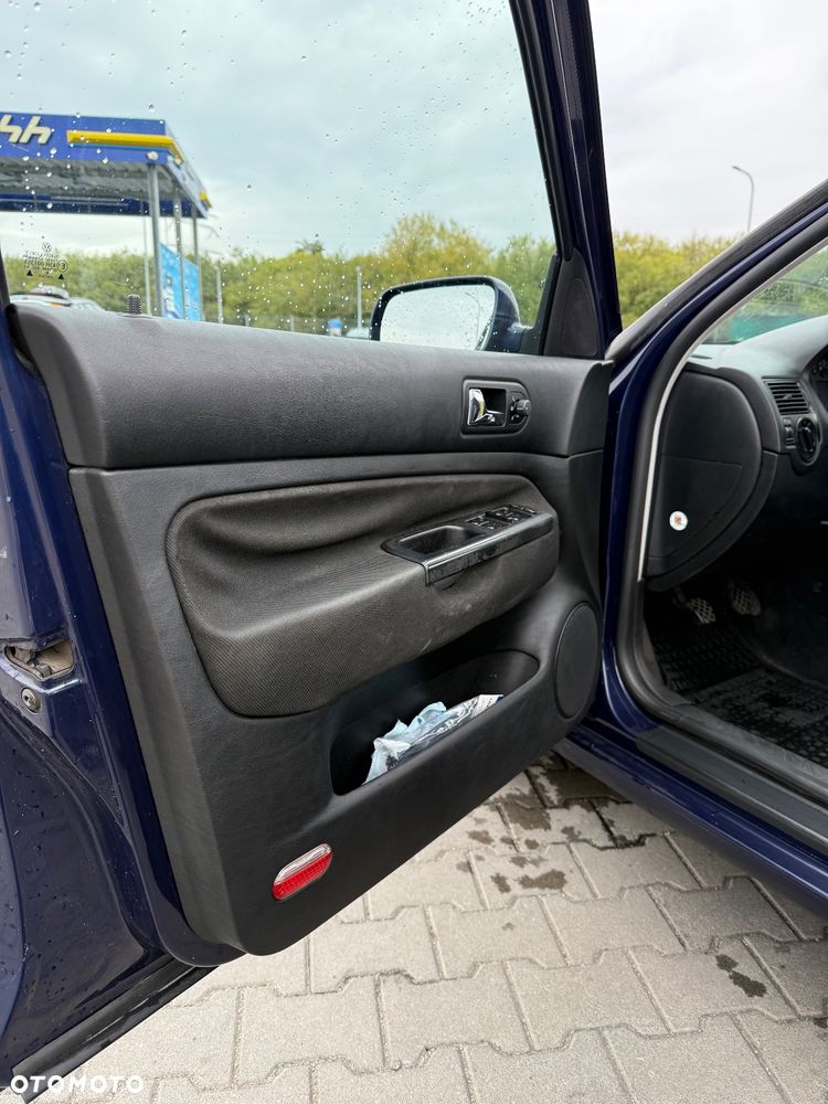 Volkswagen Golf IV 1.6 Basis - 17