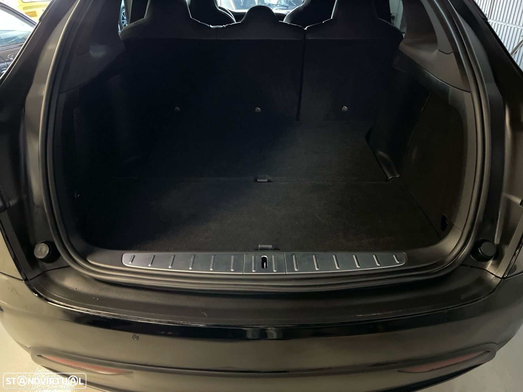 Tesla Model X 75D - 27