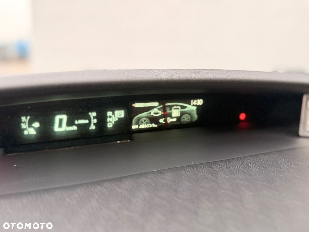 Toyota Prius (Hybrid) Comfort - 16