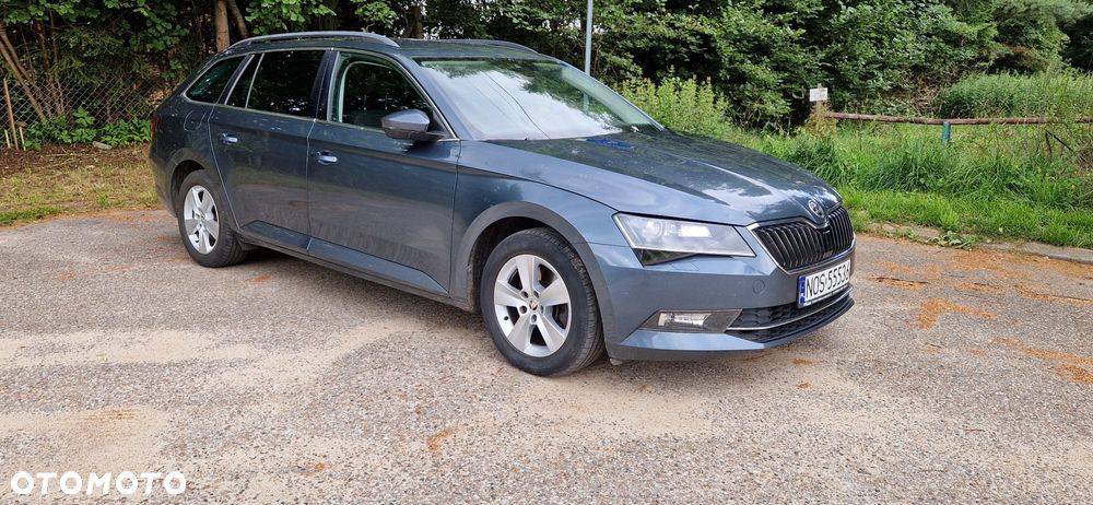 Skoda Superb 2.0 TDI DSG Ambition - 2