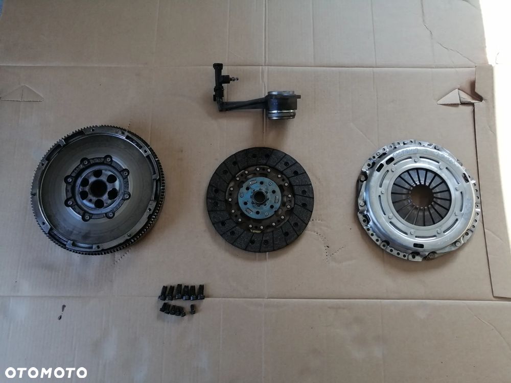 Skoda Octavia II 2.0 TDi koło dwumasowe Sachs plus sprzęgło komplet - 1