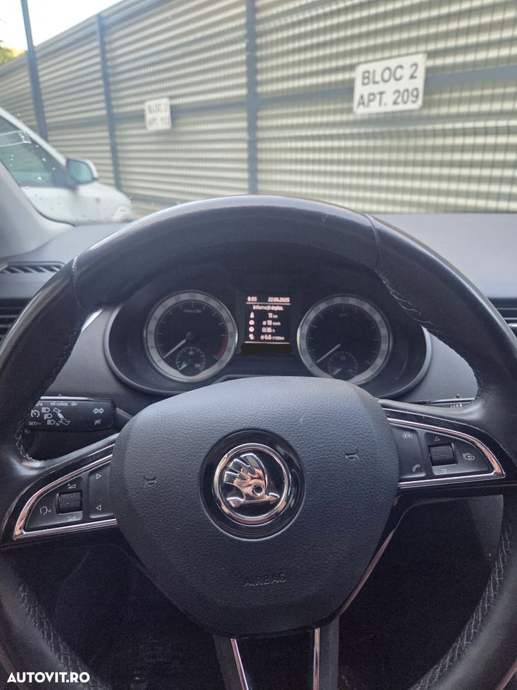 Skoda Octavia 2.0 TDI DSG Style - 10