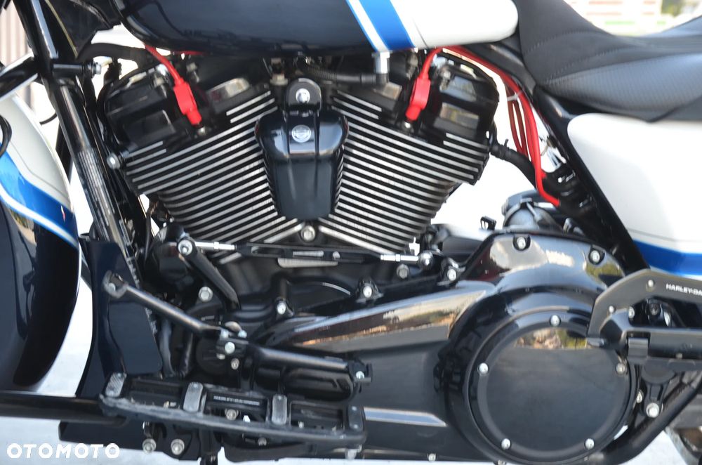 Harley-Davidson Touring Street Glide - 39