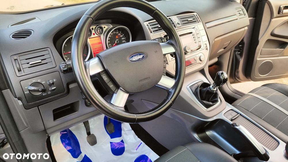 Ford Kuga 2.0 TDCi 4x4 Titanium - 35