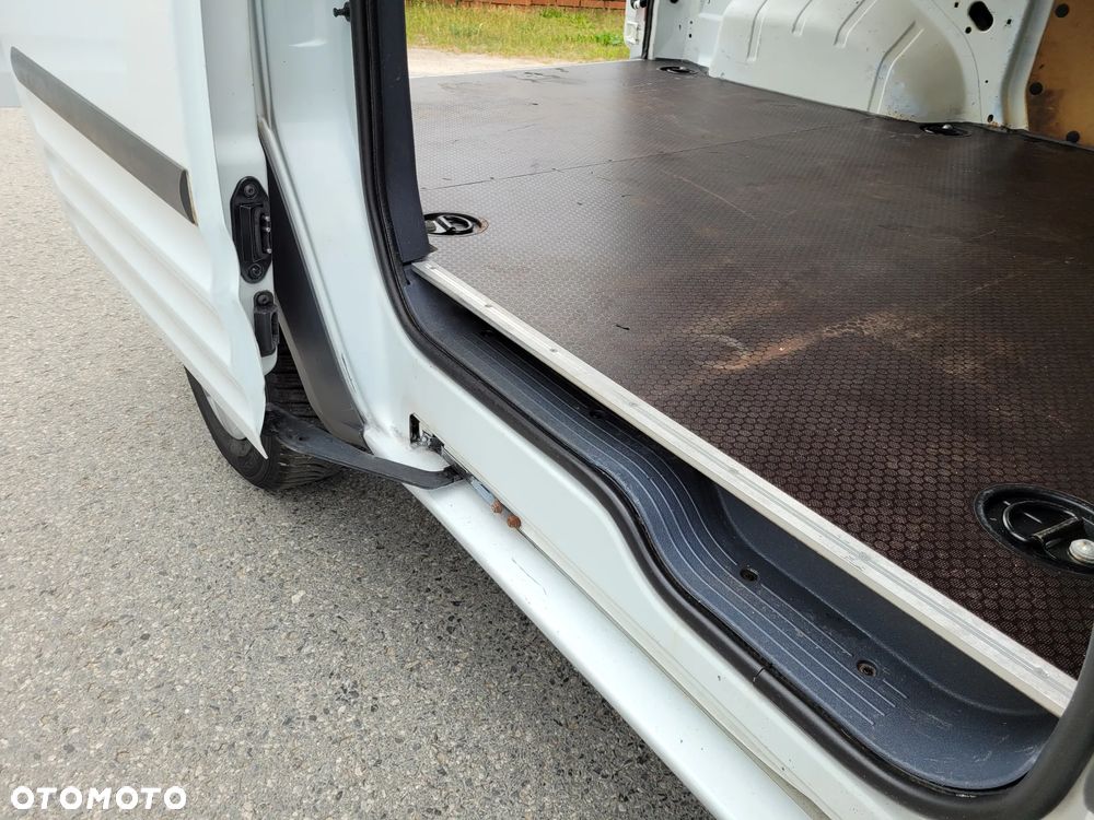 Ford Transit Connect - 17