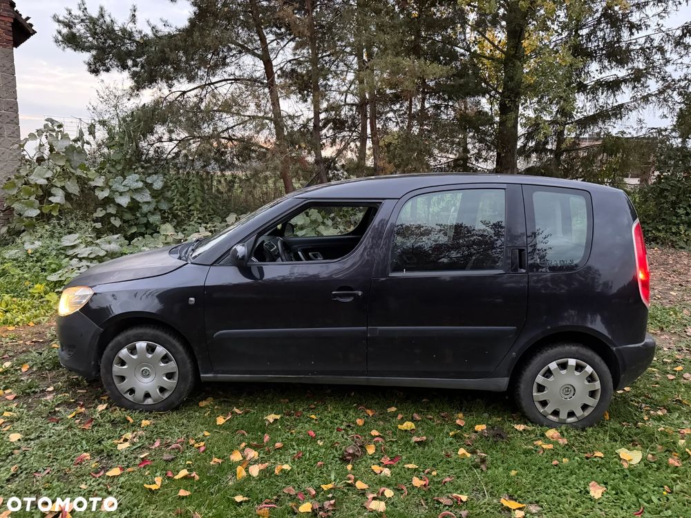 Skoda Roomster 2010 photo 2