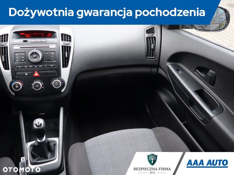Kia Ceed - 9