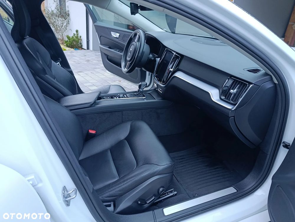 Volvo S60 T5 Momentum Pro - 13