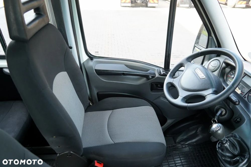 Iveco DAILY 35-130 / WYWROTKA TYLNOZSYPOWA STALOWA / BRYGADÓWKA - 7 OSÓB / BLIŹNIAK / MANUAL / SPROWADZONY / - 24