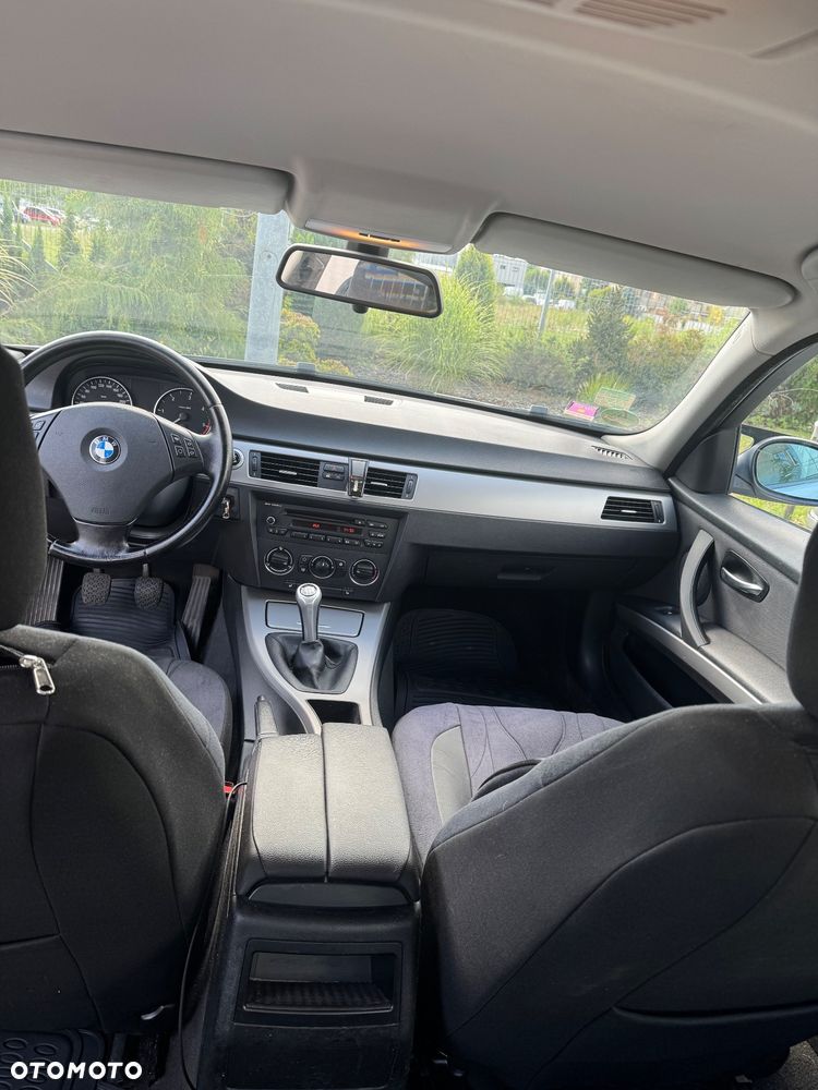 BMW Seria 3 318d - 9
