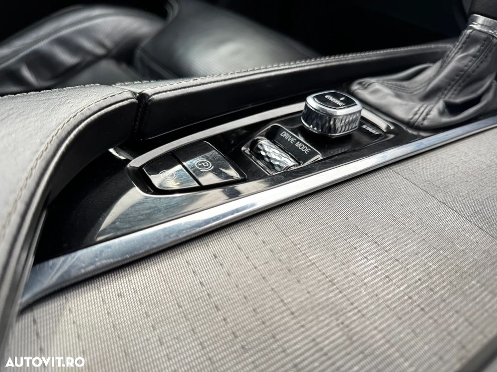 Volvo XC 90 D5 AWD Inscription - 25