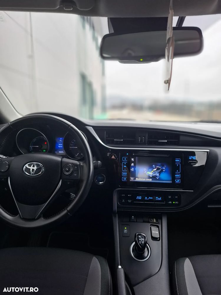 Toyota Auris 1.8 L VVT-i Sol+ - 4
