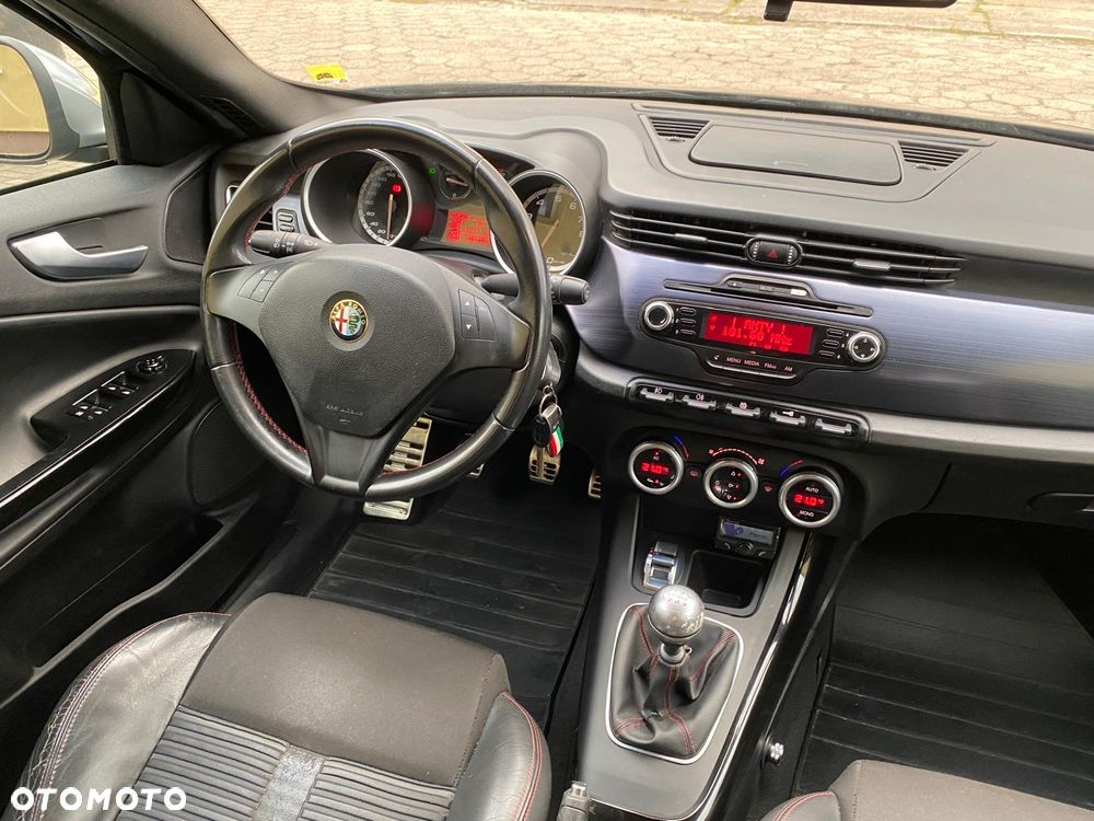 Alfa Romeo Giulietta 2013 photo 5