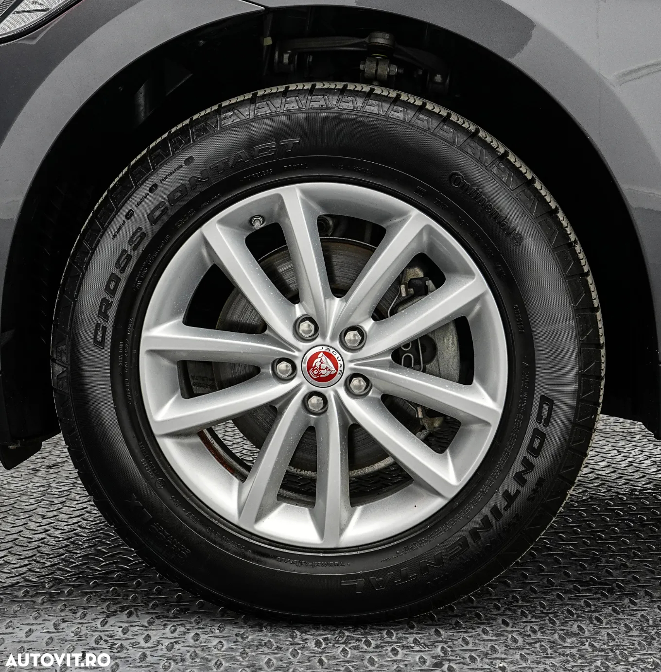 Jaguar F-Pace 20d AWD Pure - 33