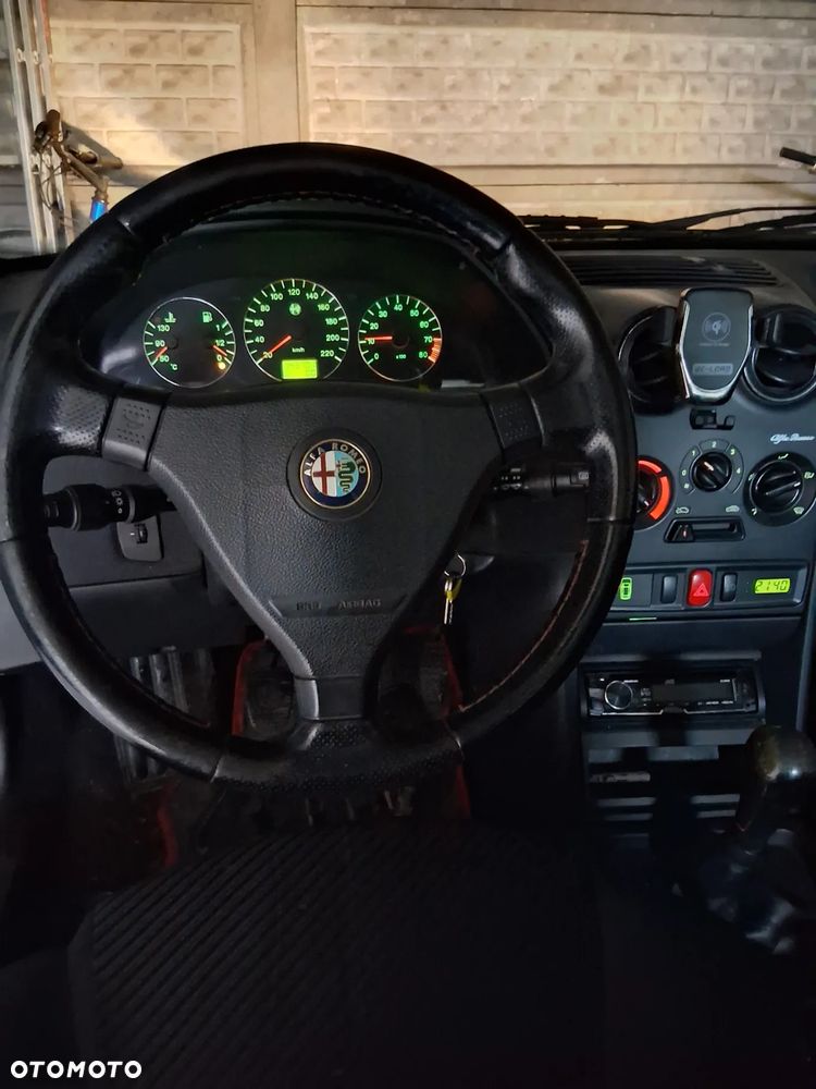 Alfa Romeo 145 1.6 TSpark 16v - 8