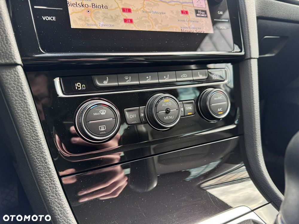 Volkswagen Golf - 28