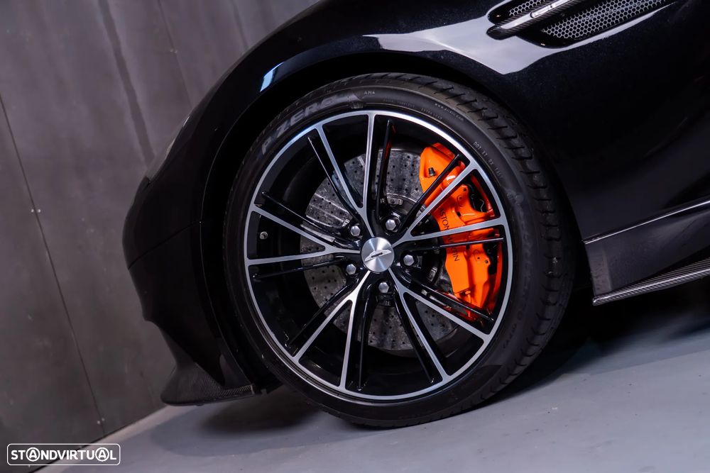 Aston Martin Vanquish 5.9 V12 - 6