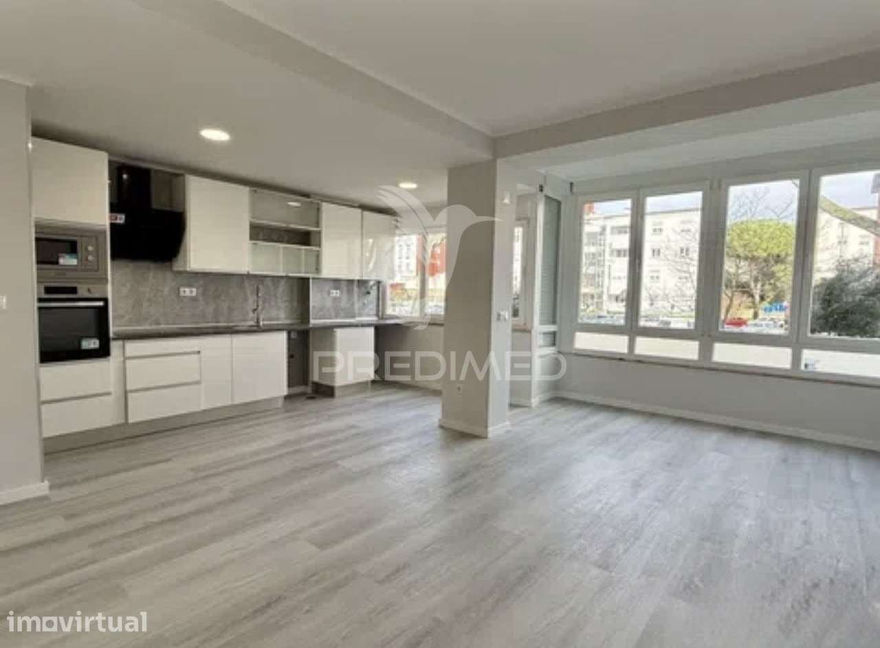 Apartamento T2 em Oeiras – Com Varanda, Arrecadação e Excelente Loc... - Grande imagem: 4/34
