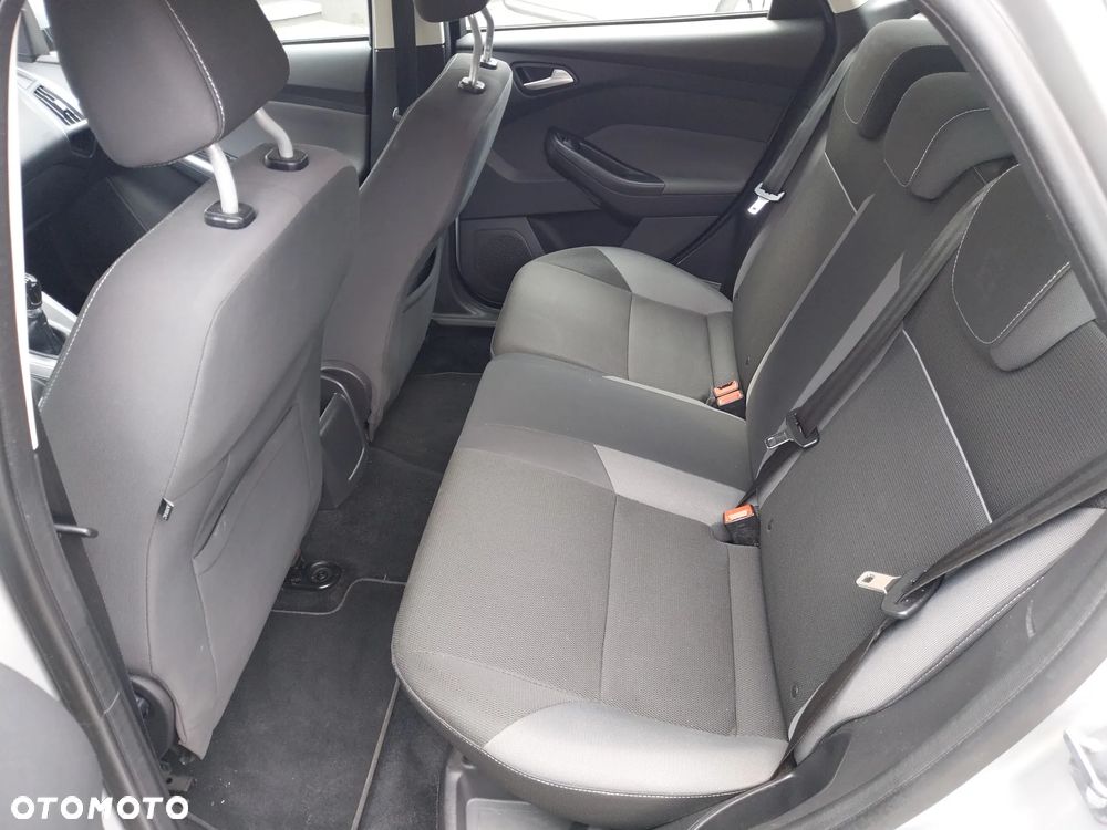 Ford Focus 1.6 Trend - 18