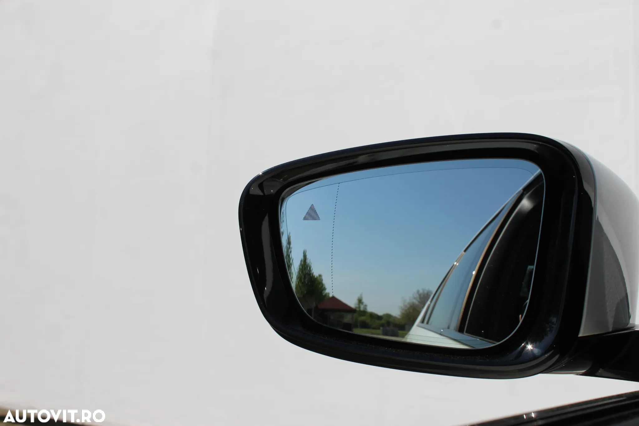 BMW Seria 5 530e xDrive AT PHEV - 38