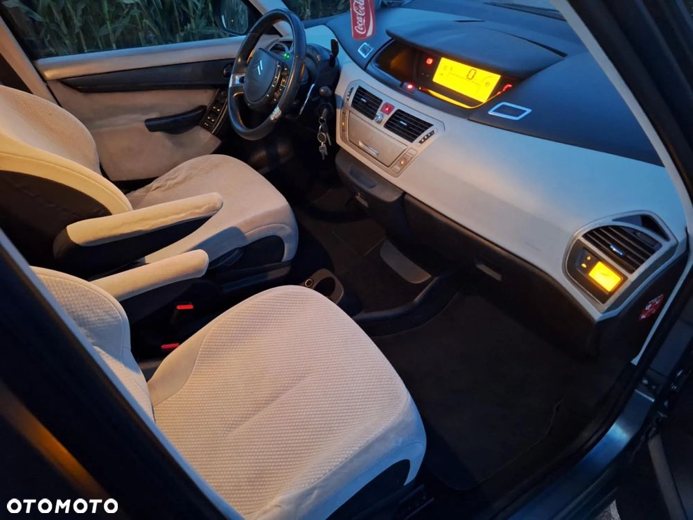 Citroën C4 Picasso 2.0i Exclusive MCP - 24