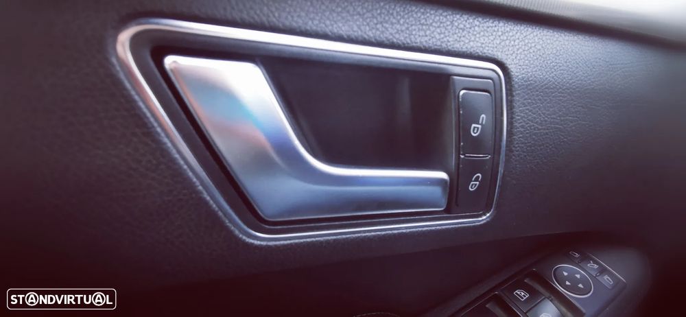 Mercedes-Benz E 250 BlueTEC 4Matic 7G-TRONIC Avantgarde - 27