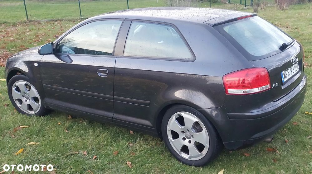 Audi A3 3-drzwiowe 1.6 Ambiente - 1