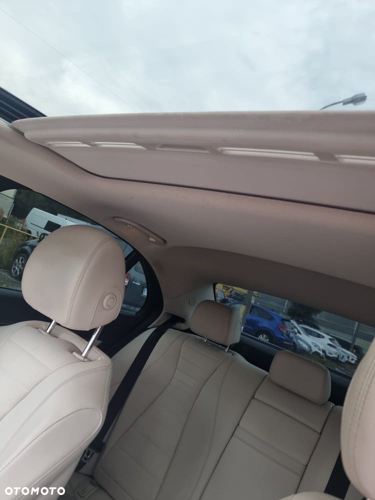Mercedes-Benz Klasa E 220 d 4-Matic 9G-TRONIC - 2