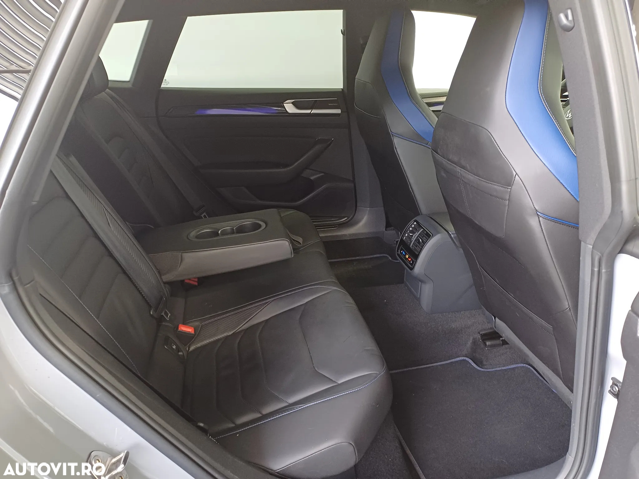 Volkswagen ARTEON 2.0 TSI 4Motion DSG R - 37