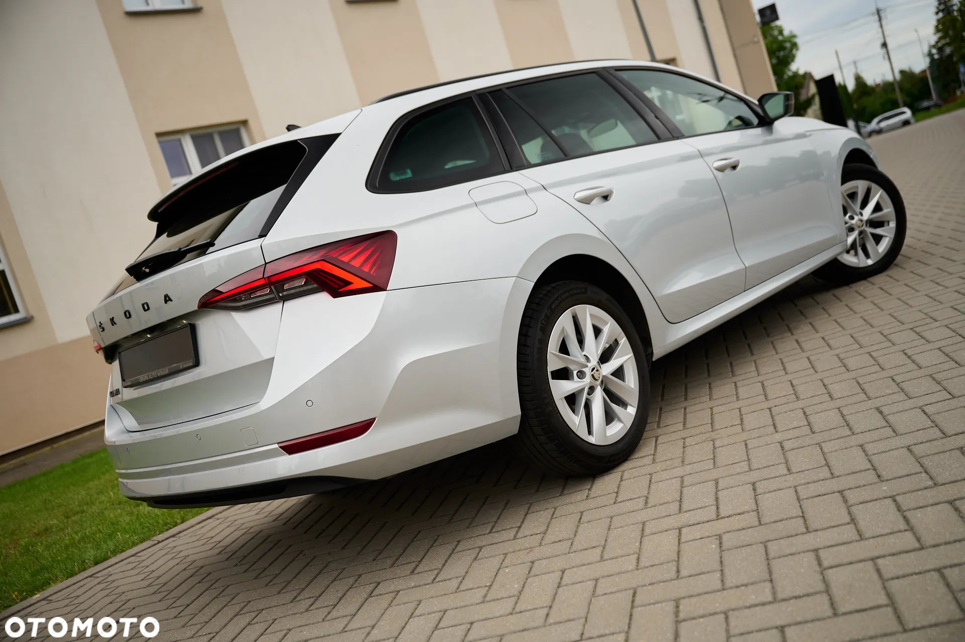 Skoda Octavia 2.0 TDI Ambition DSG - 2