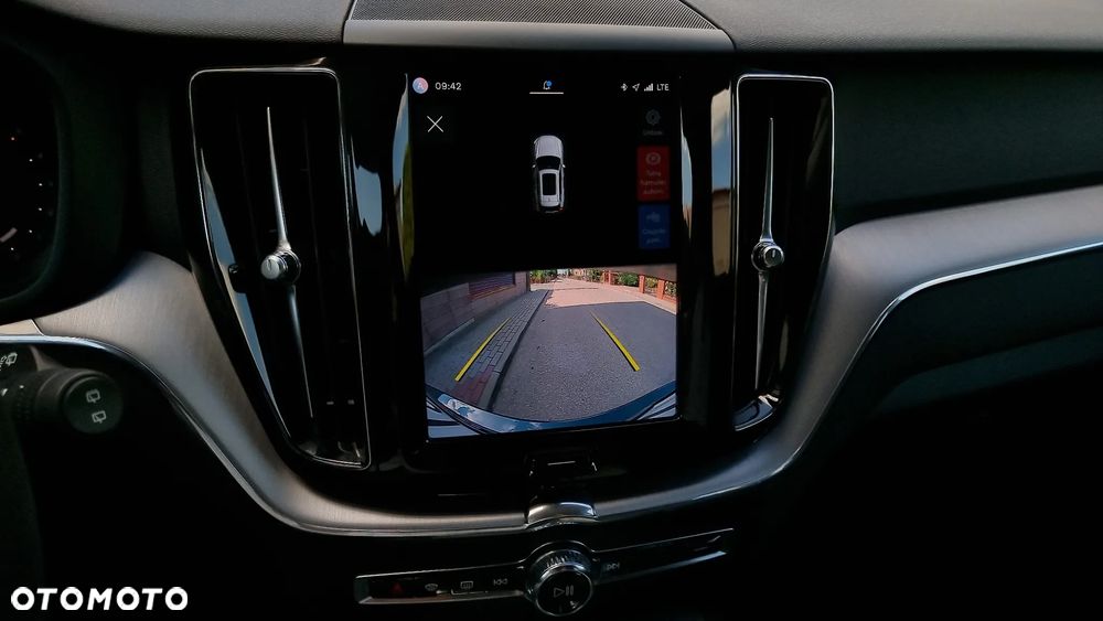 Volvo XC 60 B4 D Inscription - 38