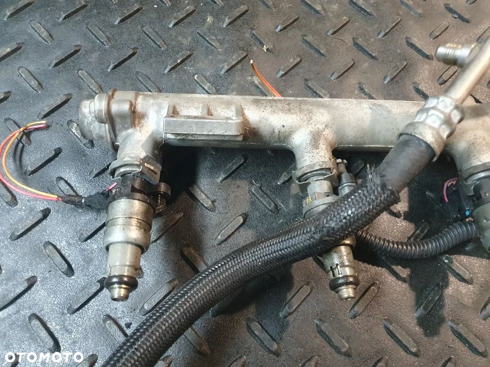 OPEL ZAFIRA A 2.2 16V 155 KM LISTWA WTRYSKOWA 12569091 - 2