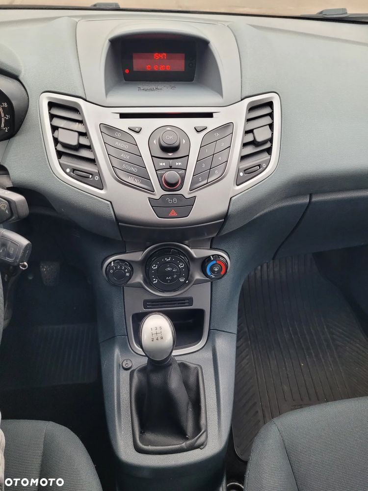 Ford Fiesta - 17