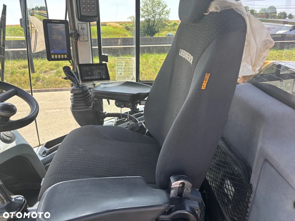 Liebherr 576 XPower - 13