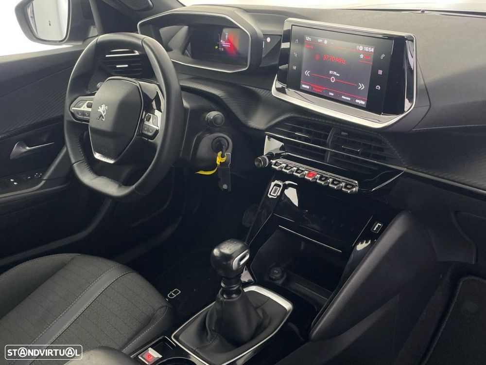 Peugeot 2008 1.2 PureTech Allure - 23