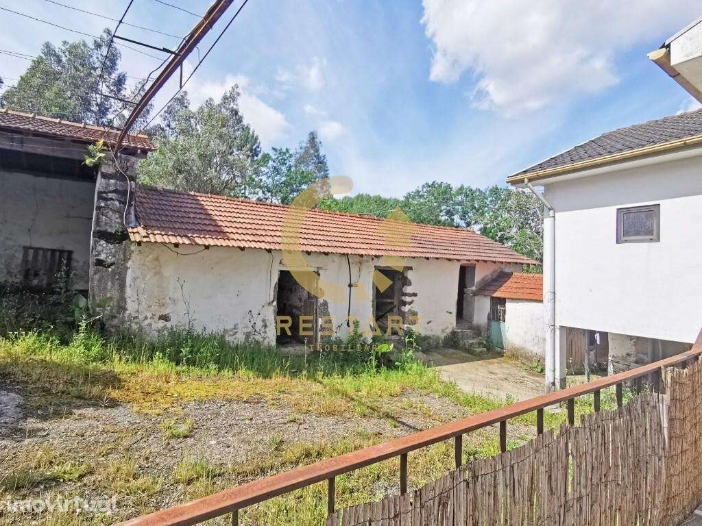 Moradia T-3, inserida numa quinta com 58.000m2de terreno- V. da Feira. - Grande imagem: 2/37