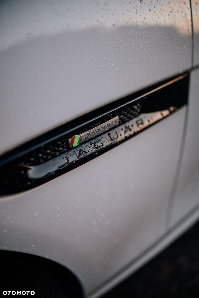 Jaguar XE 2.0 D AWD R-Sport - 7