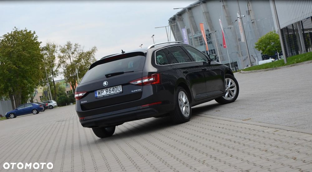 Skoda Superb 2.0 TDI Style - 12