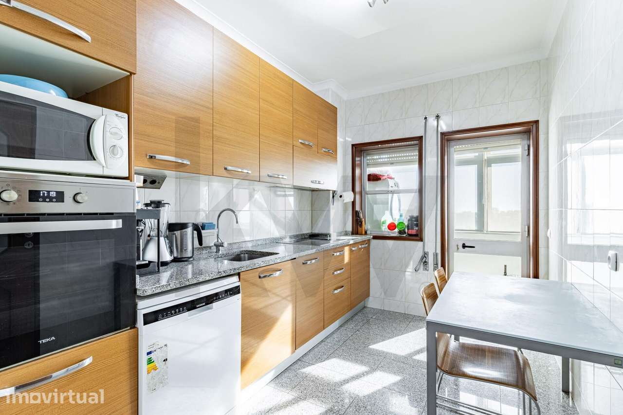 Apartamento T3 Duplex com Lugar de Garagem e Arrumos em Mafamude, Vila - Grande imagem: 5/35