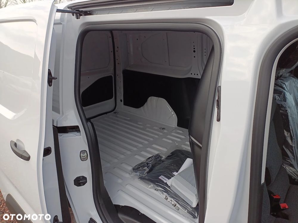 Toyota Proace City - 10