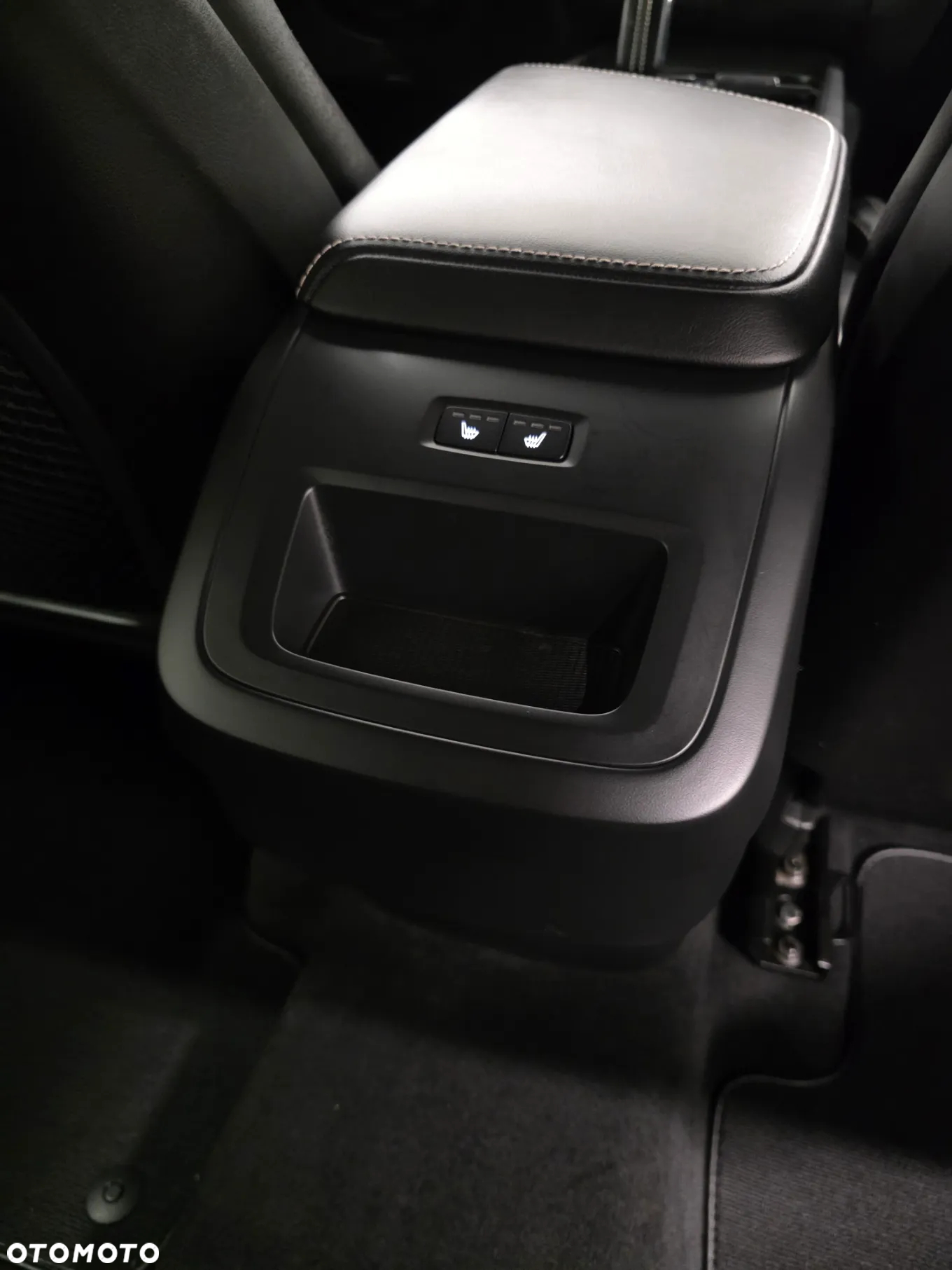 Volvo XC 60 B4 D AWD Plus Dark - 22