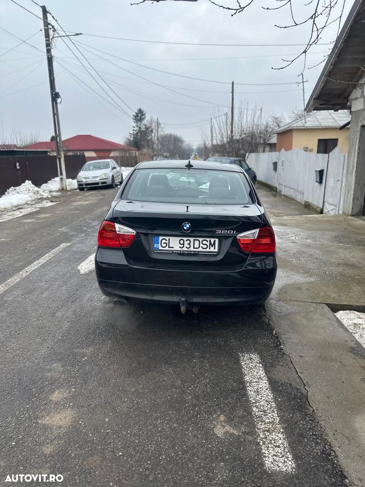 BMW Seria 3 320i - 3