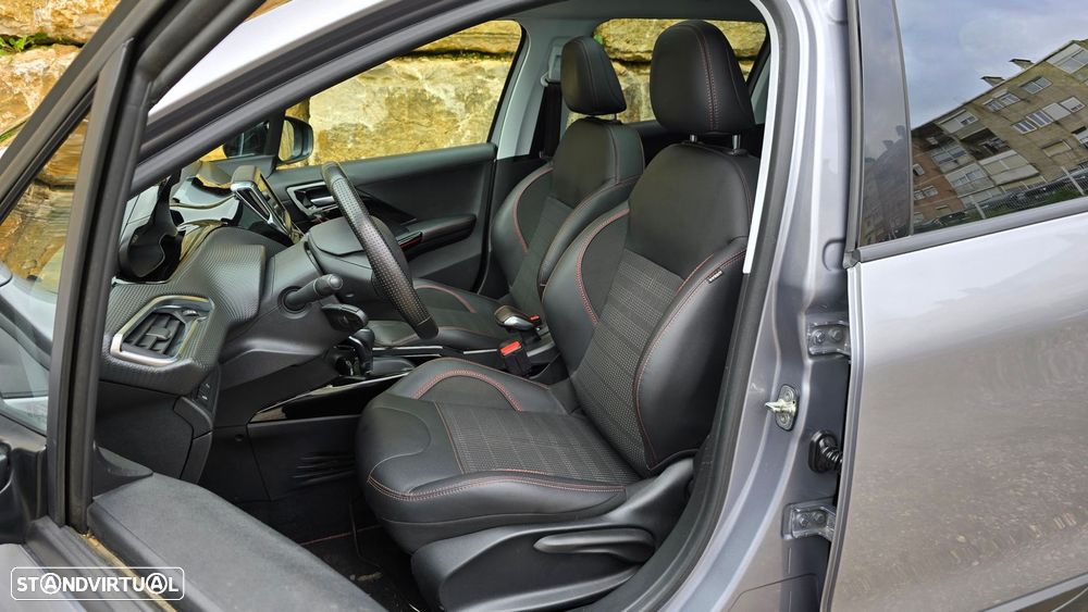 Peugeot 2008 1.2 PureTech GT Line EAT6 - 46