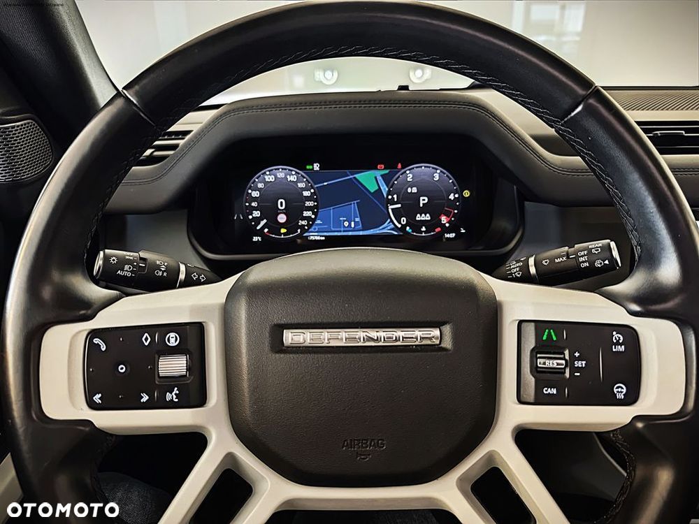 Land Rover Defender - 19