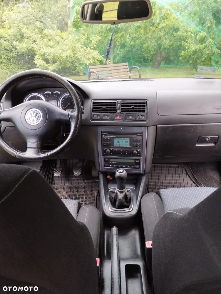 Volkswagen Golf - 8