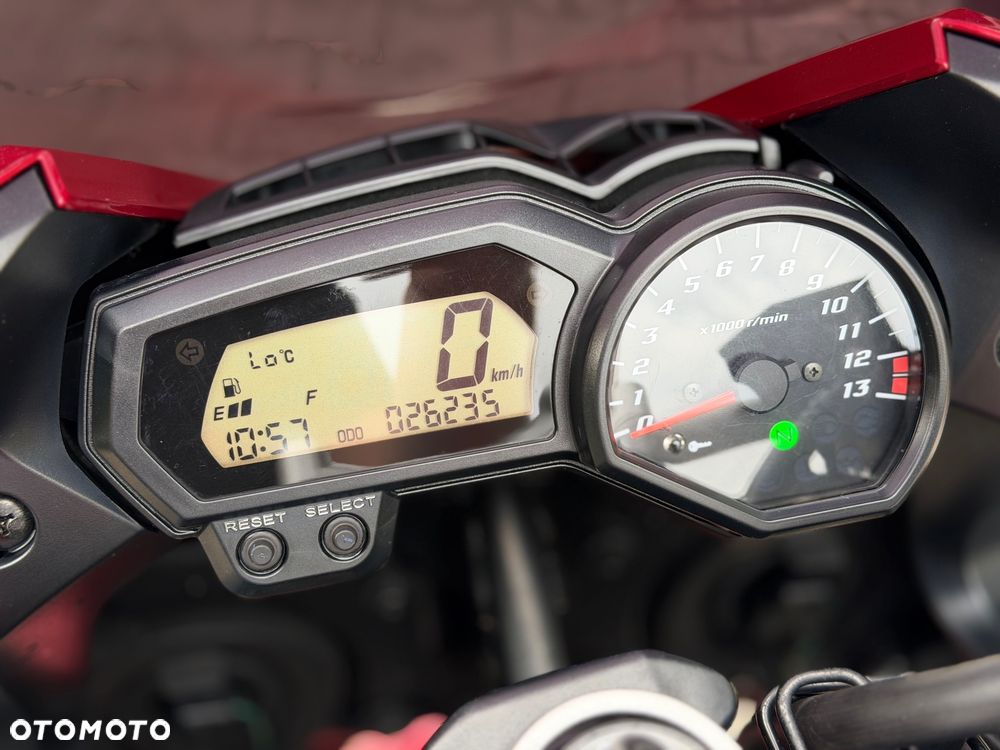 Yamaha FZ - 27